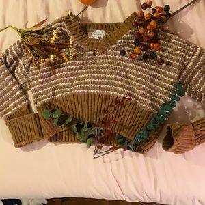 Fall sweater good material worn once